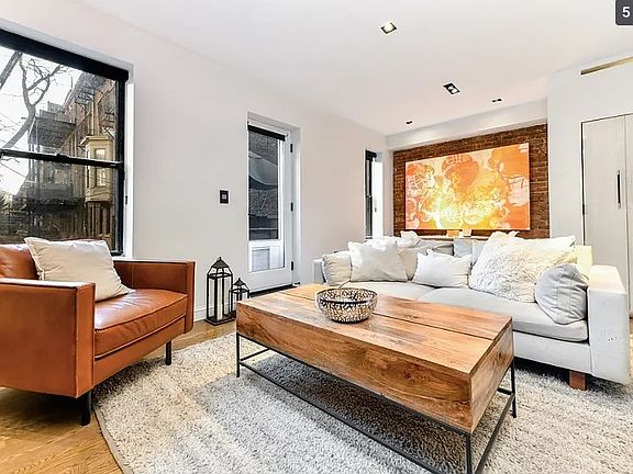 5th image of 81 Dartmouth St #2