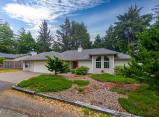 165 NE Golf Course Dr, Newport, OR 97365