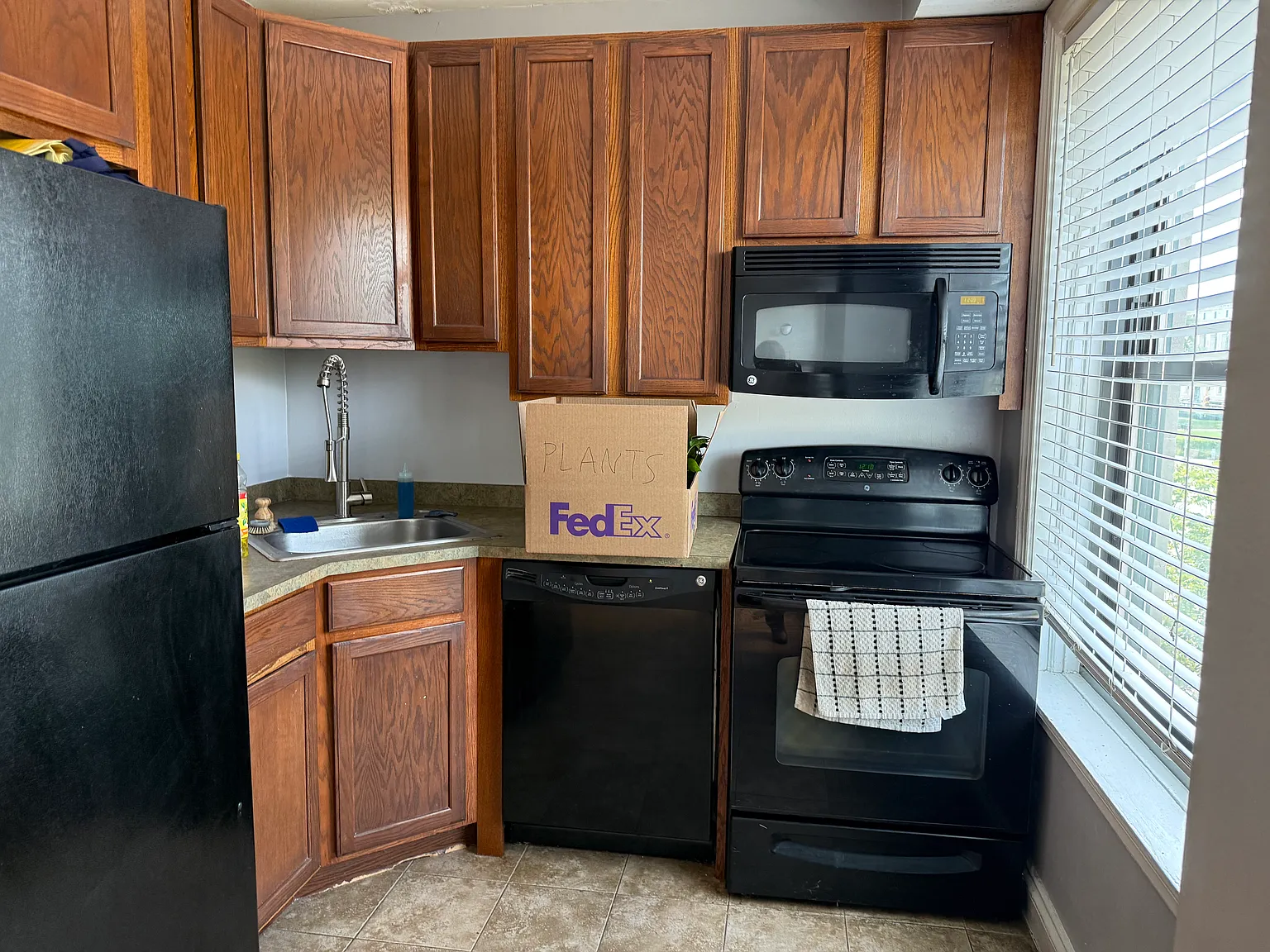 1 bed, 1.5 bath, 910 sqft, $1,795 — Photo 4