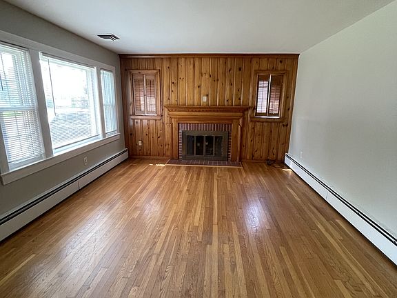 3rd image of 206 N Saratoga St