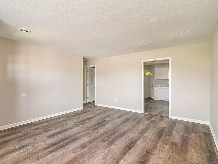 111 Raintree Ln #D — Photo 5