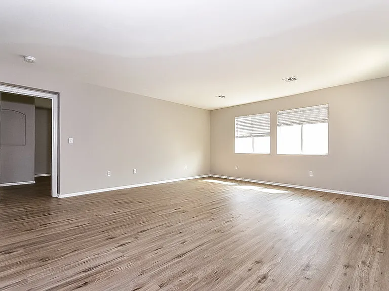 9896 Erins Grove Ct — Photo 8