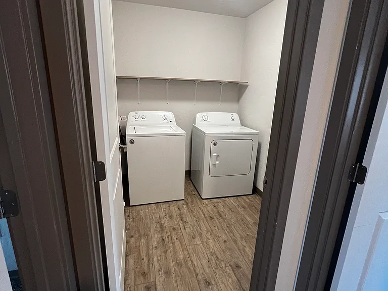 2727 E 35th Ave #C1 — Photo 15