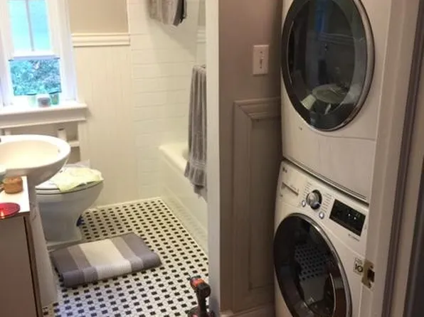 1337 E Morehead St APT 201, Charlotte, NC 28204