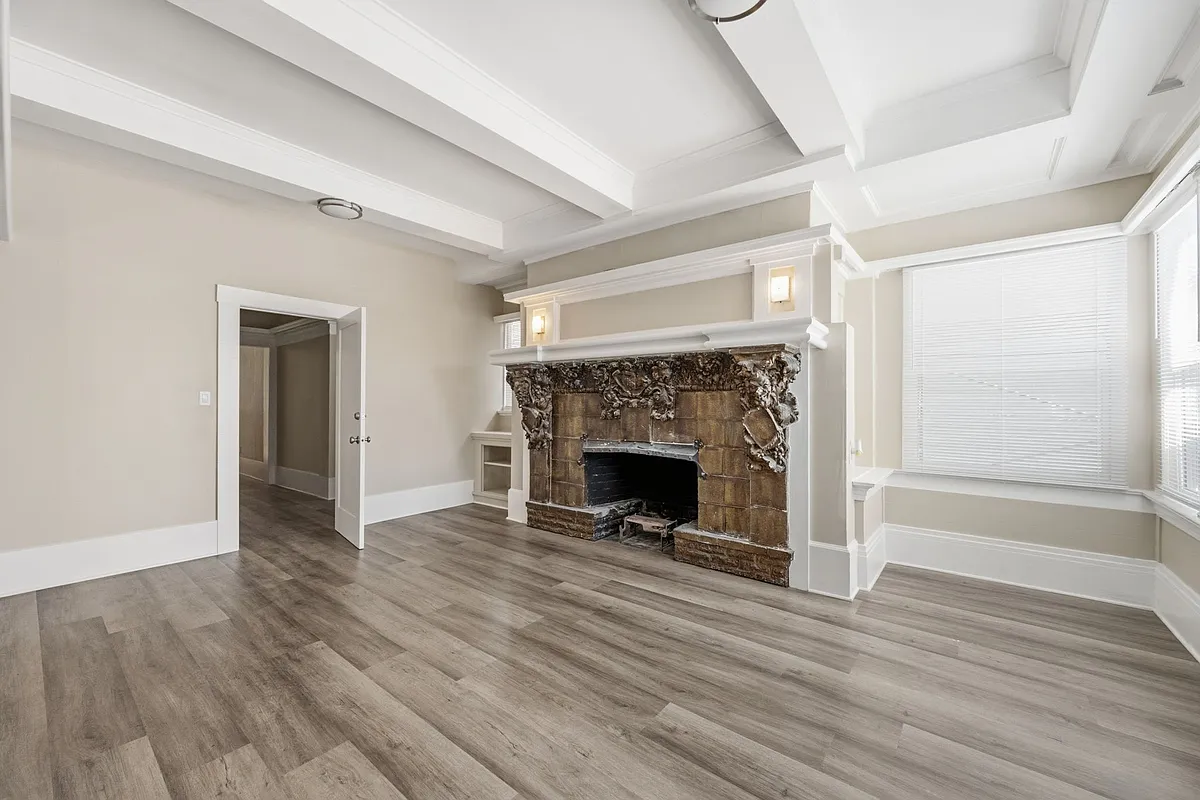 Building Photo - 2256B Van Ness Ave