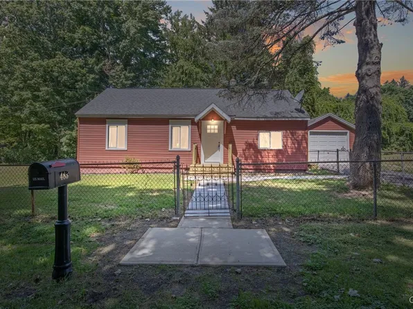 7483 Meadowbrook Dr, Baldwinsville, NY 13027