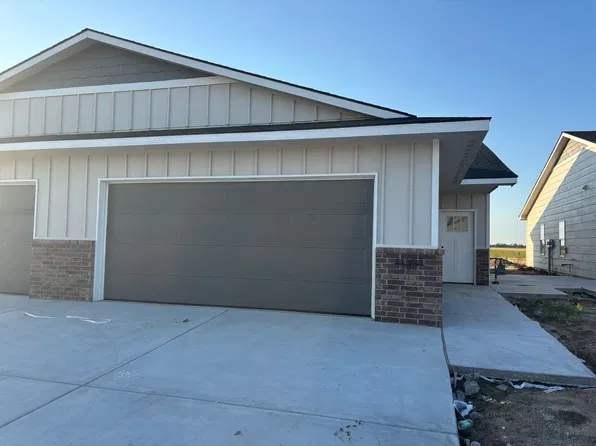 11663 W Wildwood Cir Unit 100/200, Wichita, KS 67217