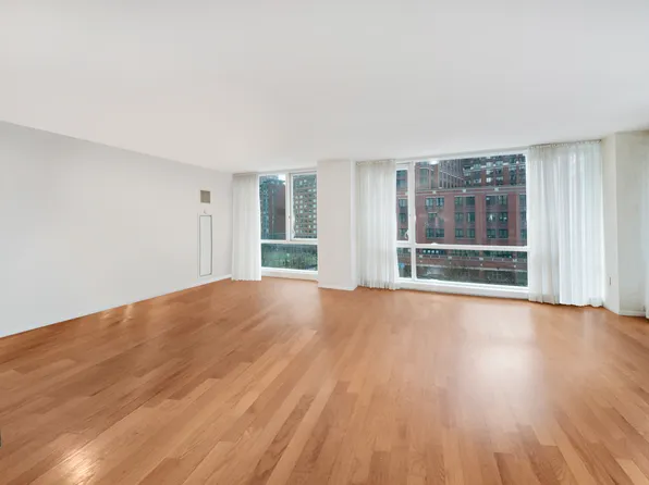 200 Chambers Street image 7 of 10