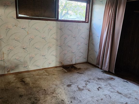 5th image of 820 Retallack Street