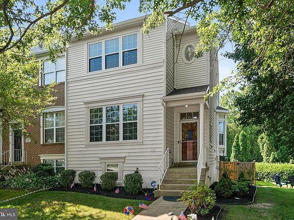 2nd image of 3283 Gina Pl