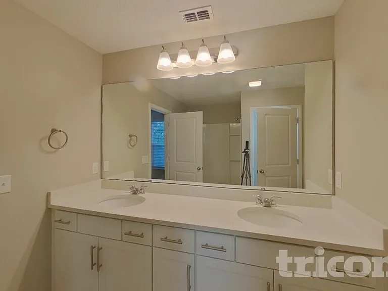 2077 Dutton Island Oaks Way — Photo 8
