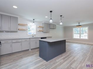 303 Pinoak St, Denham Springs, LA 70726