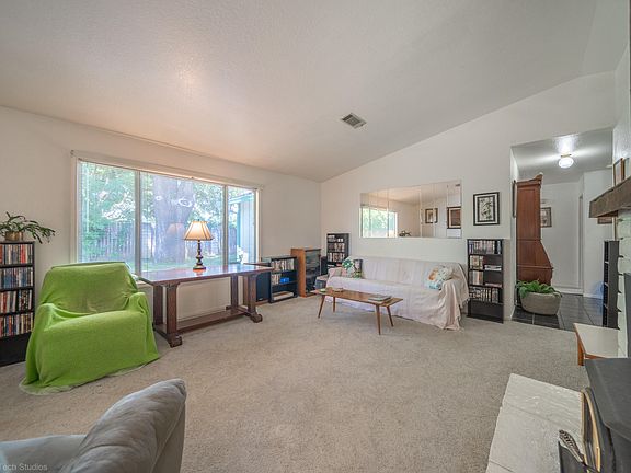 3rd image of 3096 Dove St