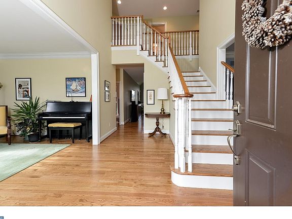 2nd image of 106 Galvin Cir