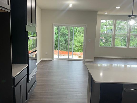 3rd image of 627 Addison Cir