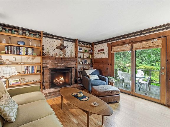 5th image of 46 Prospect St