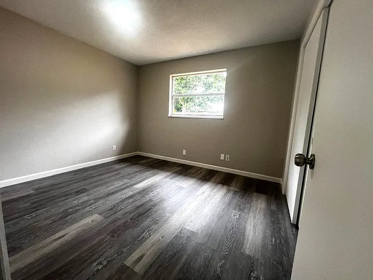 1409 Cadillac Dr — Photo 4