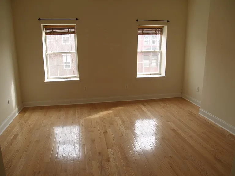 1839 Christian St — Photo 10