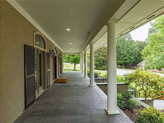 2nd image of 2935 N Williamsburg Ln