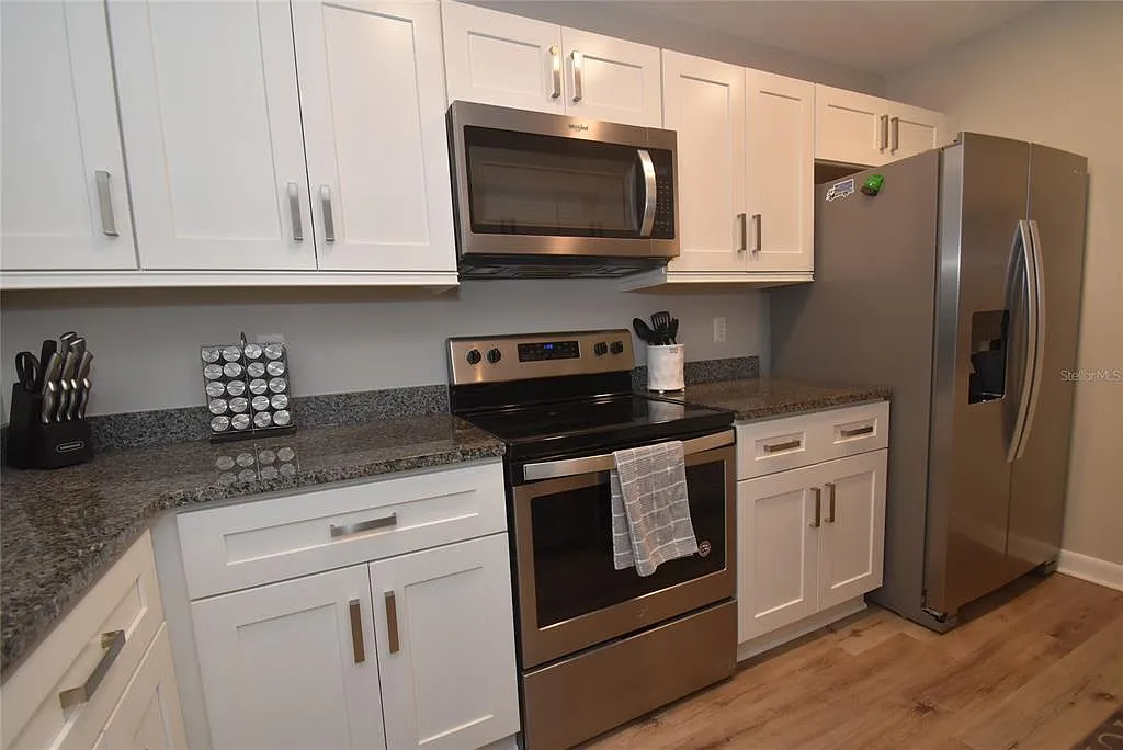 2 bed, 2.0 bath, 1330 sqft, $2,200 — Photo 3