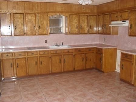 2nd image of 2400 Tamarack Ave