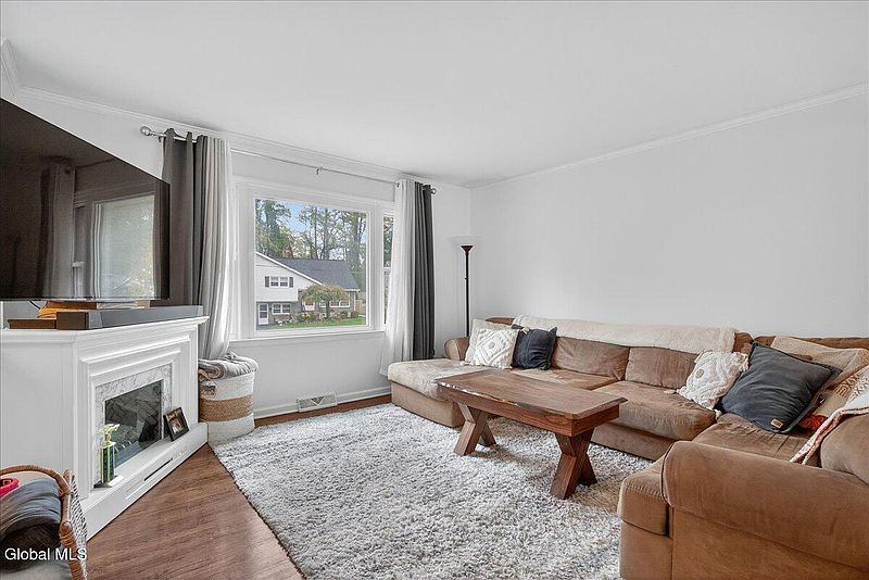 4th image of 205 E Palmer Avenue