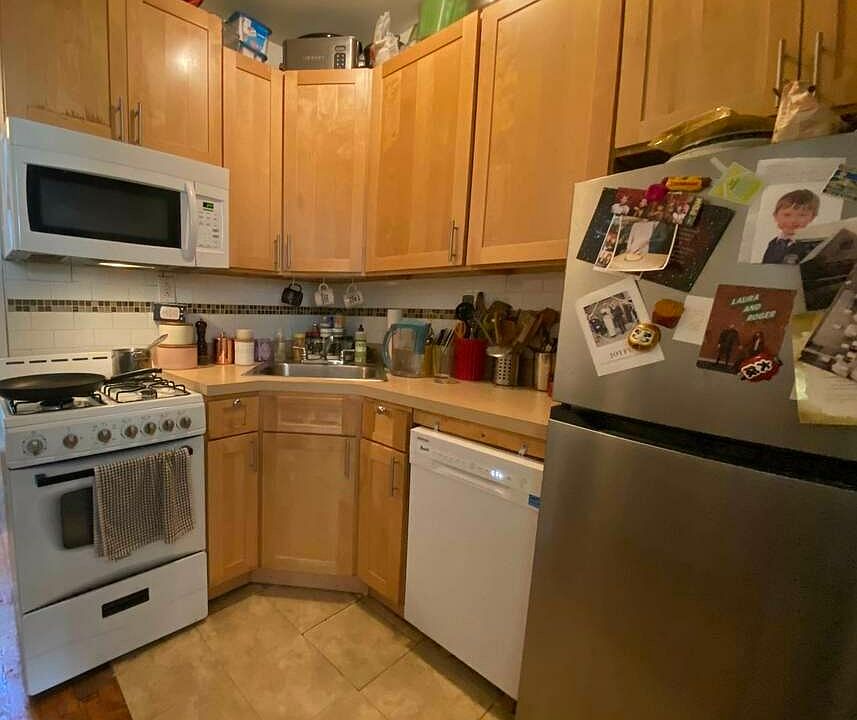 2nd image of 251 N 8th St APT 4R