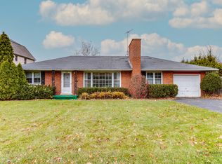 464 Deerfield Rd, Deerfield, IL 60015