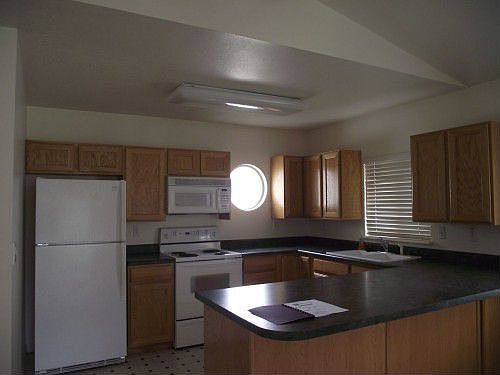 3rd image of 1143 W Hollow View Way