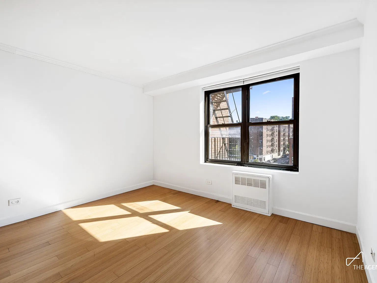 295 Bennett Avenue — Photo 3