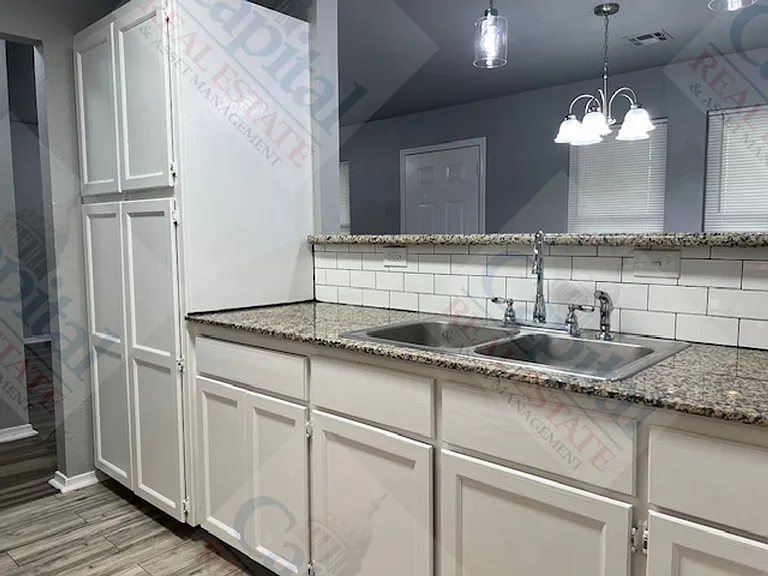 1520 Patricia Dr — Photo 12
