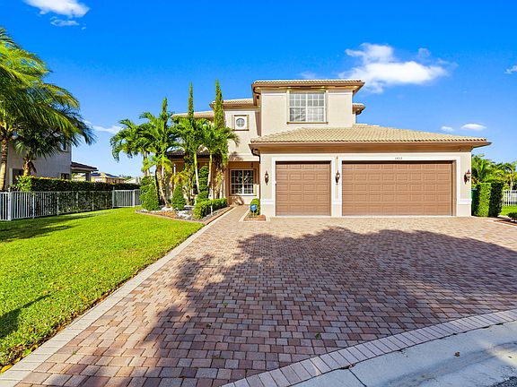 3rd image of 5422 SW 185th Terrace