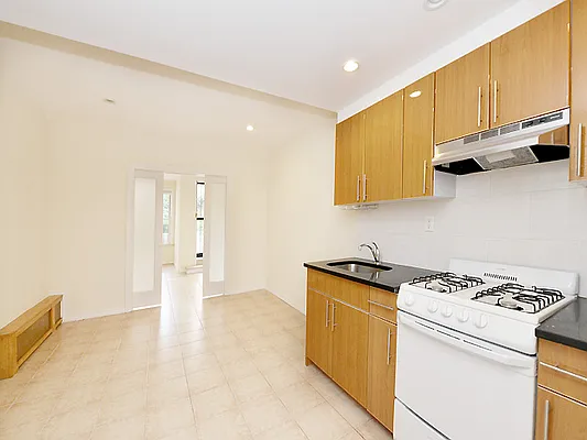 Rented by Cooper & Cooper Real Estate | media 17