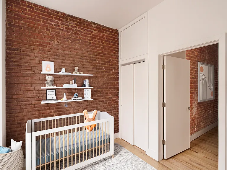 310 W 80th St #2B — Photo 4