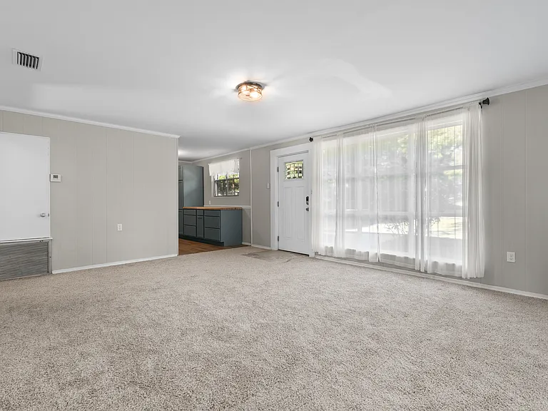 1005 Oakland Dr — Photo 6