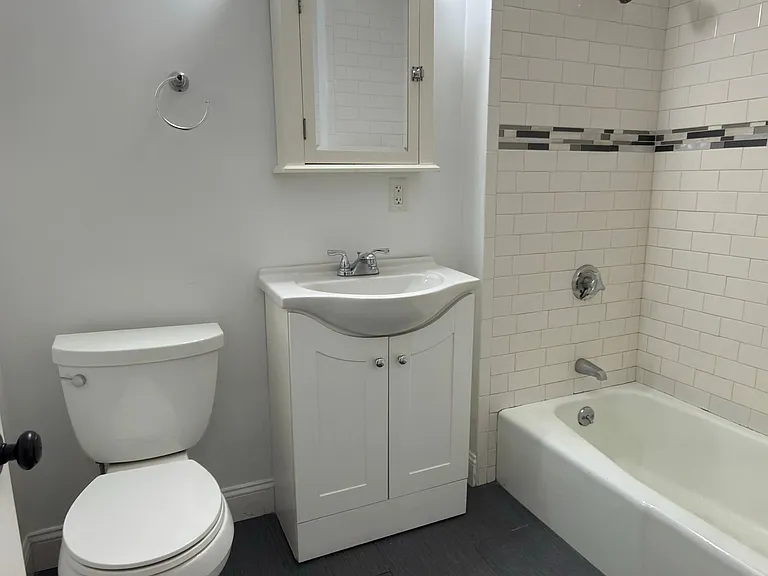 7 Pembroke St #3 — Photo 4