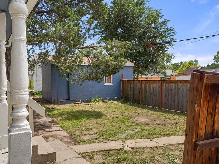 1105 E Boulder St — Photo 4