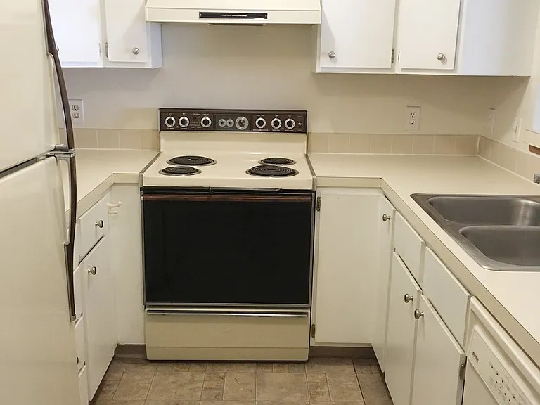 1303 Alpine Ave #11A — Photo 3