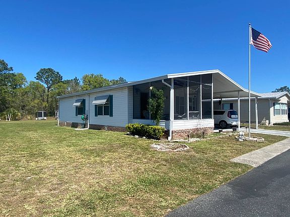 3rd image of 867 SE Oakgrove Ter #282