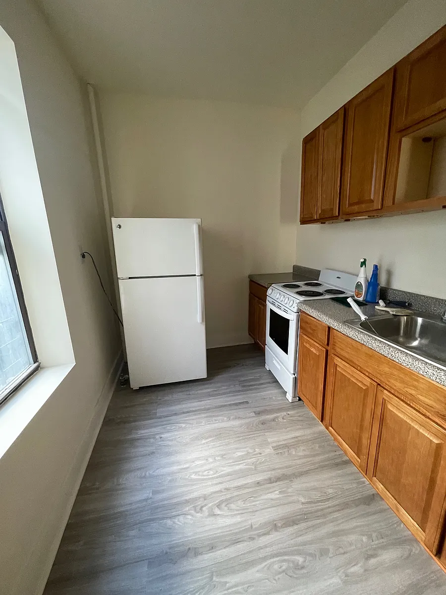 Building Photo - 40-60 Elbertson St #5D
