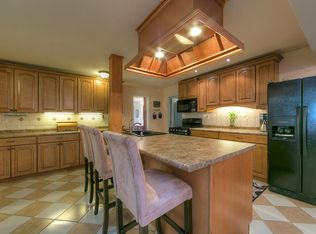 15704 Holly Dr, Montgomery, TX 77356