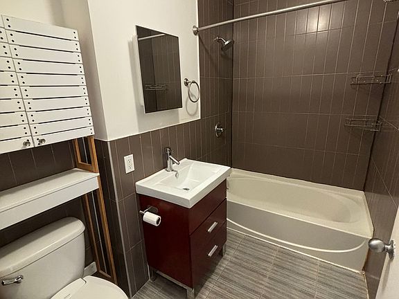 4th image of 682 Prospect Pl APT 1B