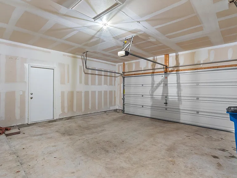 7604 Knockfin Dr — Photo 29