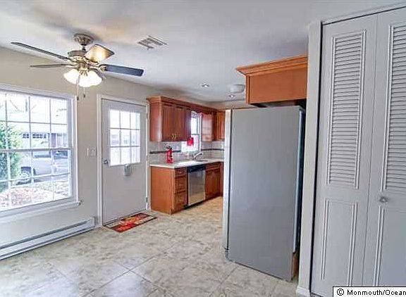 5th image of 1076 Argyll Circle #D