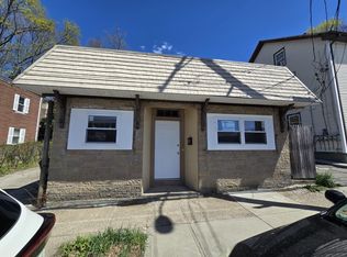 43 Camden Ave, Providence, RI 02908