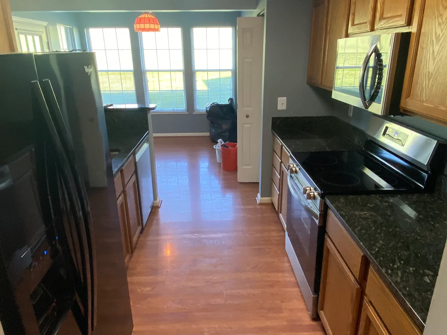 2 bed, 1200 sqft, $1,900 — Photo 4