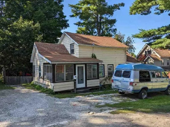 4 Tierney Pl, Pittsfield, MA 01201