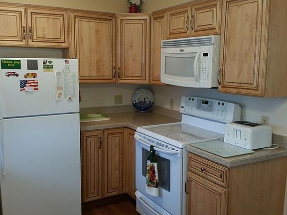 5th image of 823 Norman Ave