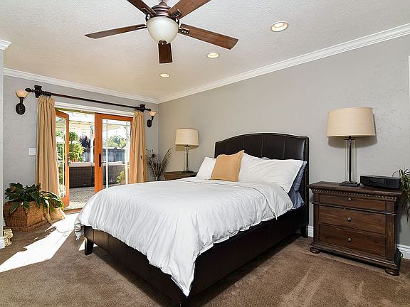 3rd image of 6964 Lincoln Creek Cir