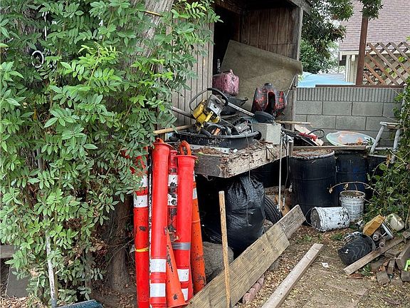 5th image of 1032 W Dolores St